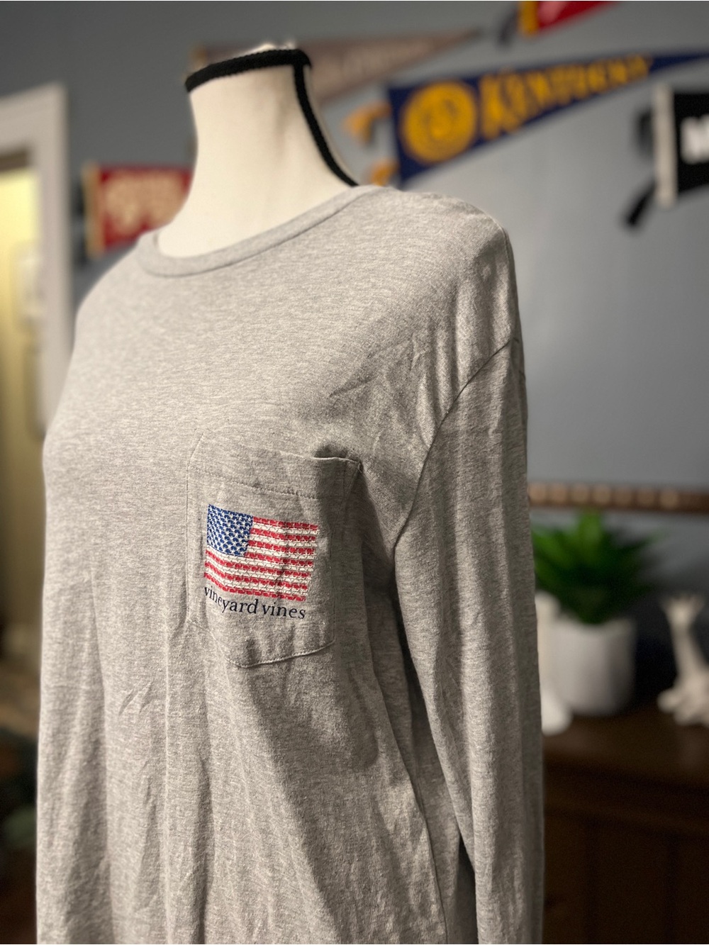 Vineyard Vines Light Gray Long-Sleeve Pocket Tee with Flag